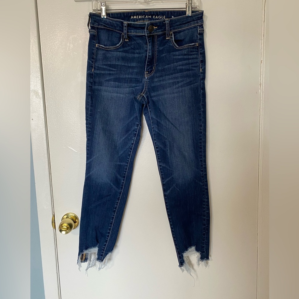 Frayed Ankle Stretch Sculpting Jeans